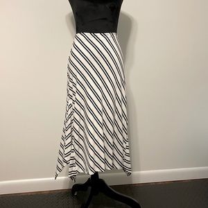 Black and White Med Skirt